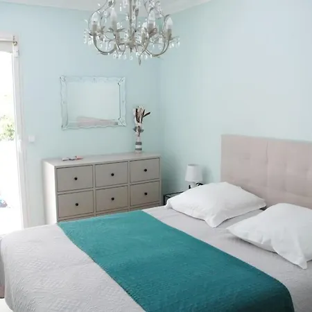 Le Square Pauline: 4 Prs, Jardin, Parking, Appartement Antibes