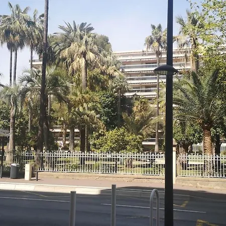 Le Square Pauline: 4 Prs, Jardin, Parking, Appartement