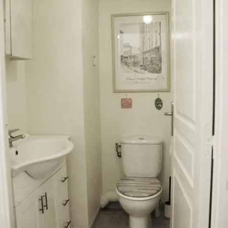 Le Square Pauline: 4 Prs, Jardin, Parking, *